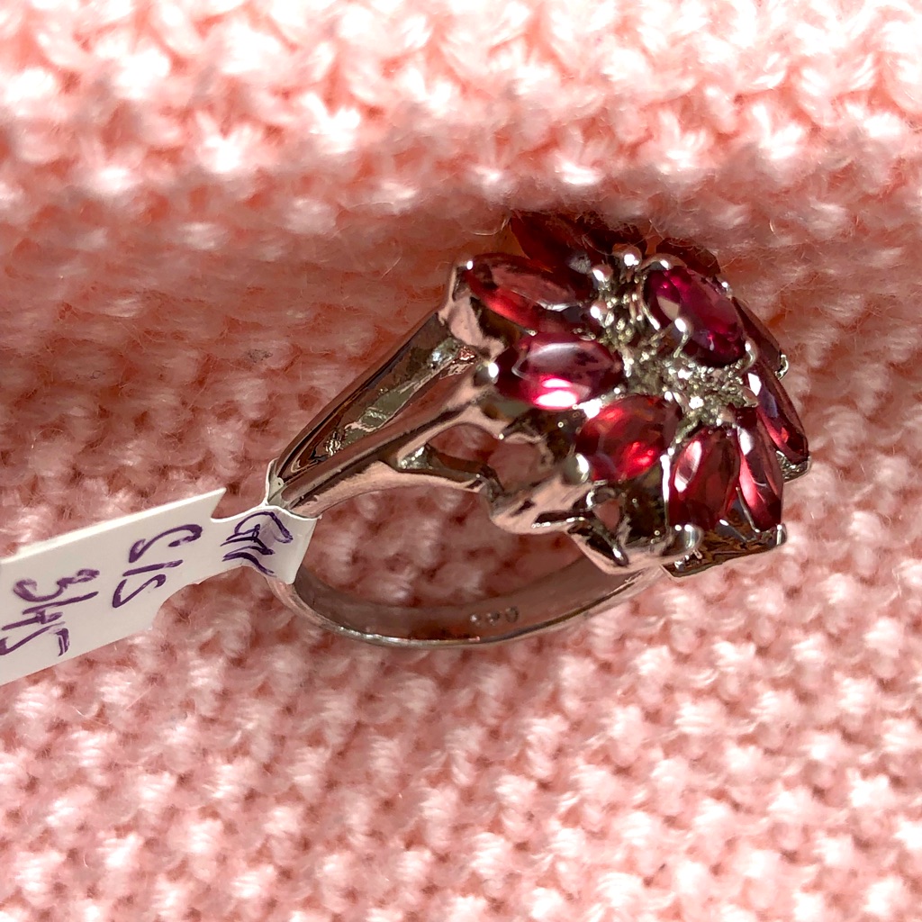 925 Sterling Silver Marquise Cut Garnet Gems Stones Ring. Size : 7"